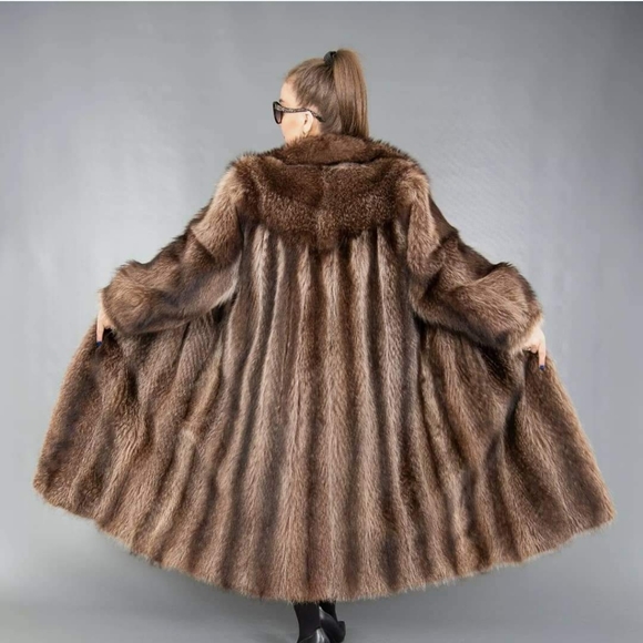 Jackets & Blazers - VINTAGE FULL LENGTH RACCOON FUR COAT SIZE 2XL